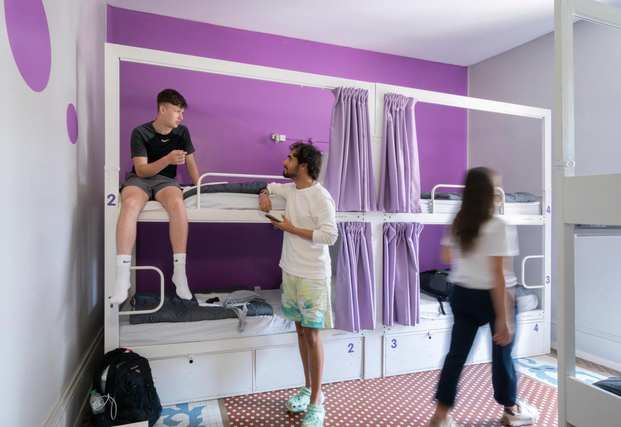 Purple Nest Hostel Valence Extérieur photo