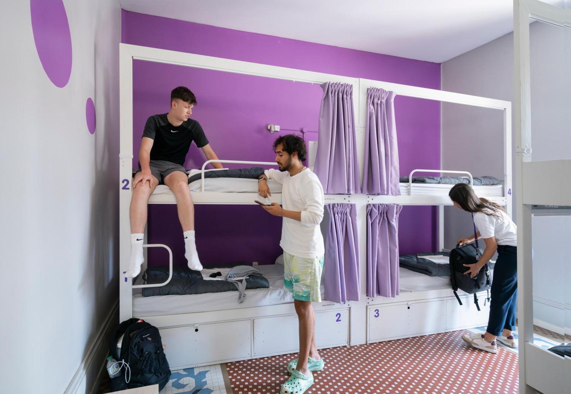 Purple Nest Hostel Valence Extérieur photo